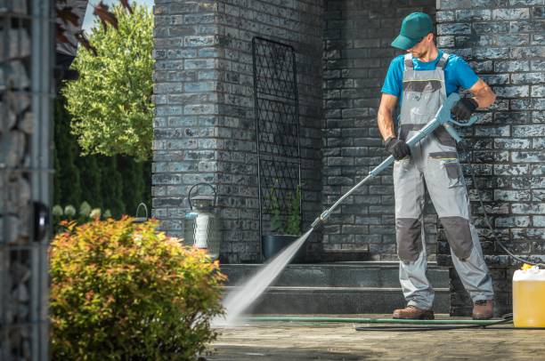 Best Pool Deck Cleaning  in Farmingville, NY